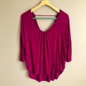 Kaileigh 3/4 sleeve flowy v neck open back M top